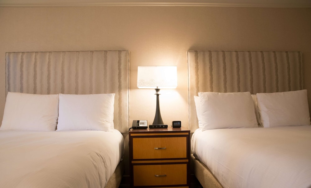 Room, 2 Queen Beds, Lanai (Courtyard Access) - Photo 1