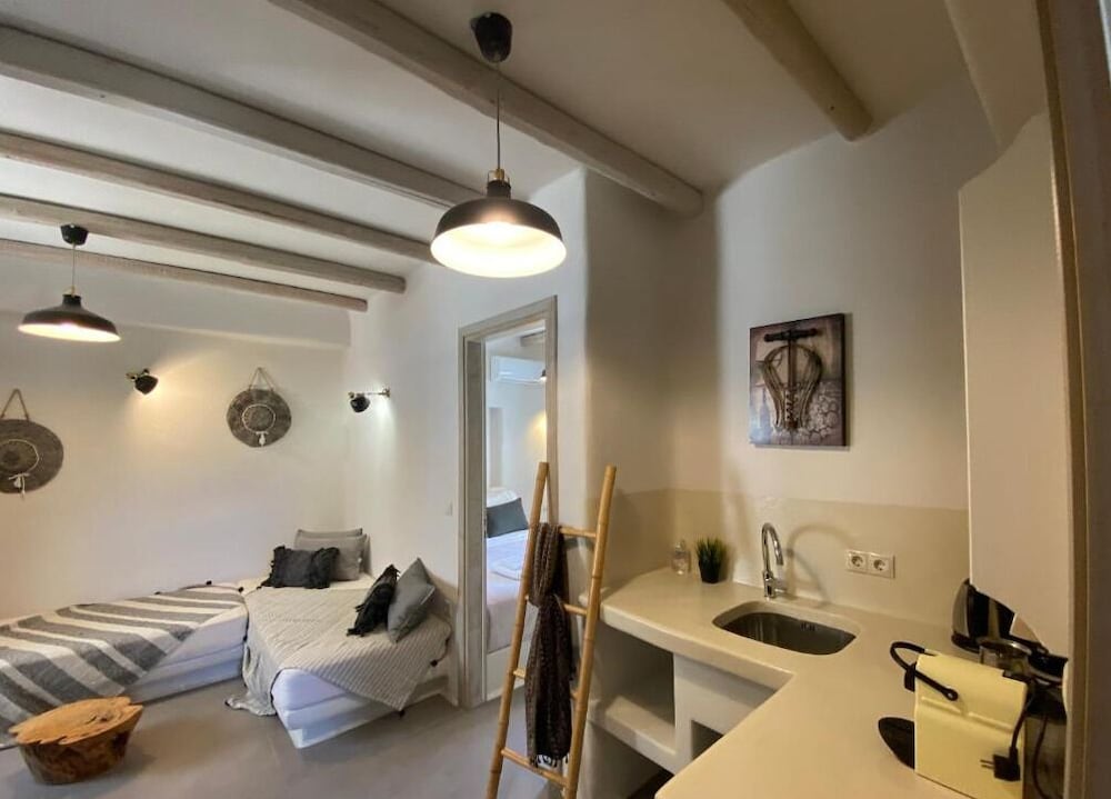 Deluxe Apartment photo 2