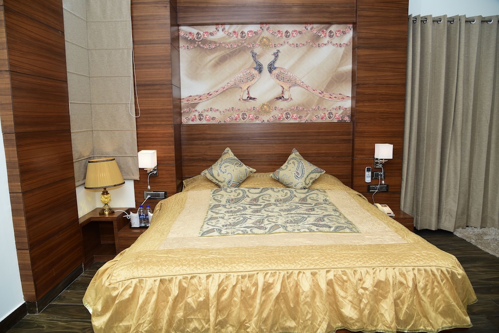 Luxury Double Room, 1 King Bed photo 3