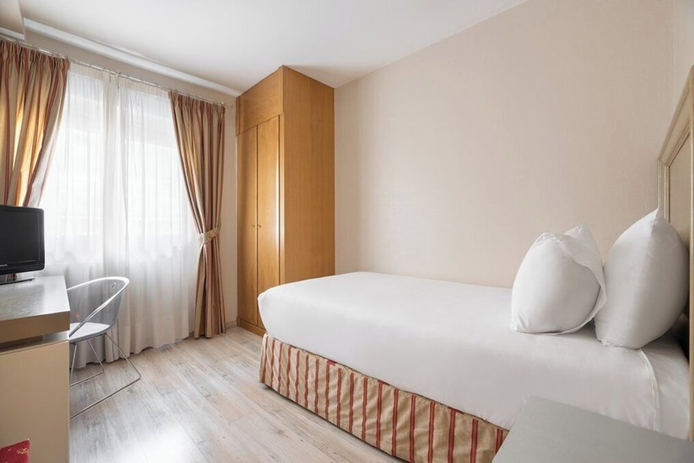 Single Room photo 2