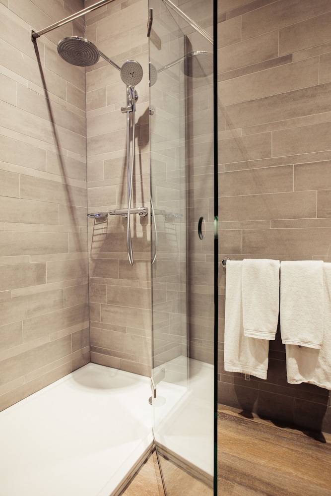 Superior Double or Twin Room, No Windows (Atlantis Loft) - Photo 5