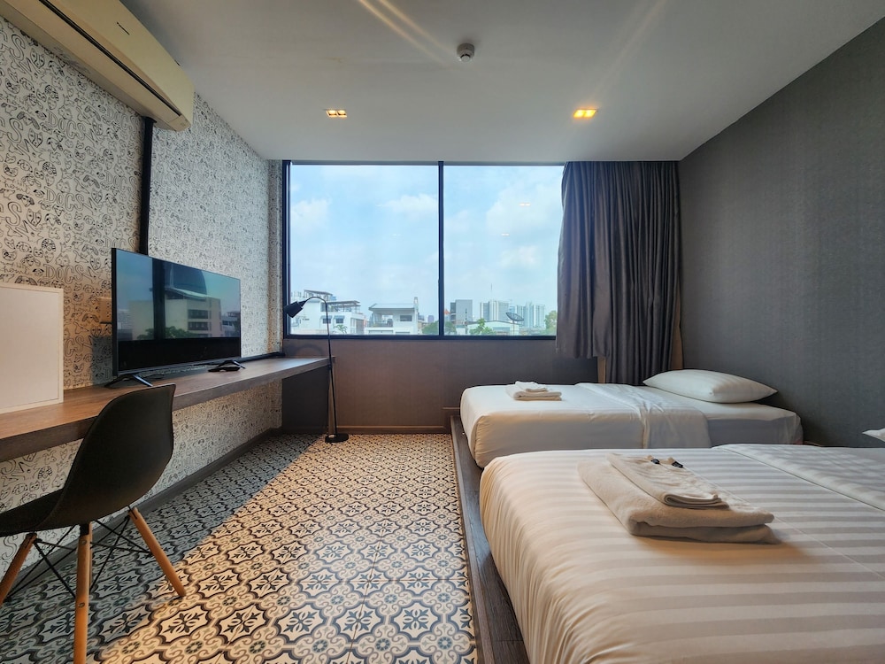 Deluxe Twin Room, Private Bathroom photo 1