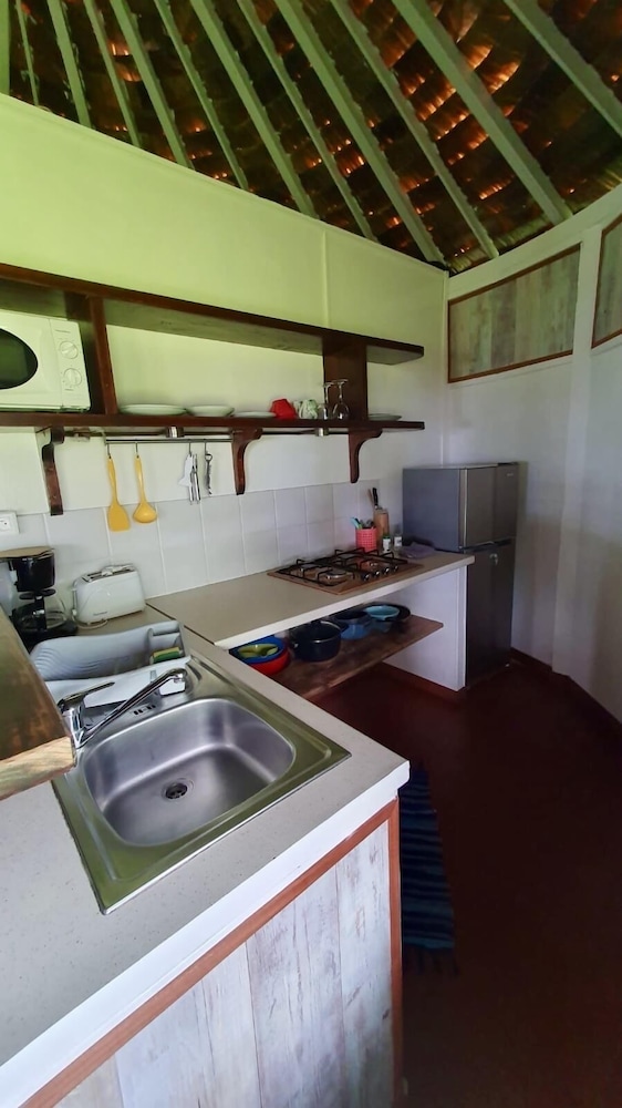 Honeymoon Bungalow, Beachside photo 3