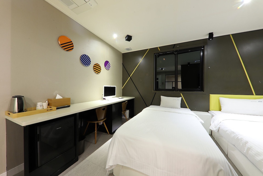 Deluxe Twin Room, City View photo 2