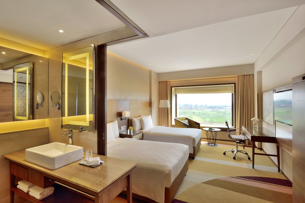 Room, 2 Twin Beds, City View photo 2