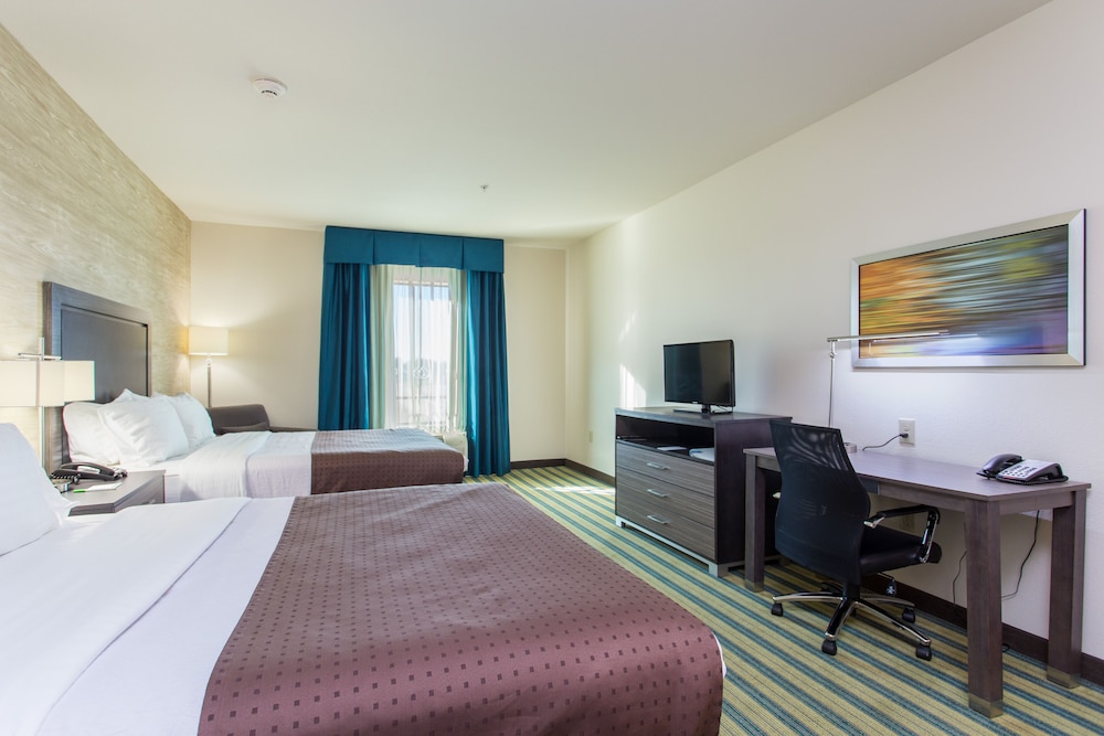 Standard Room, 2 Queen Beds photo 2