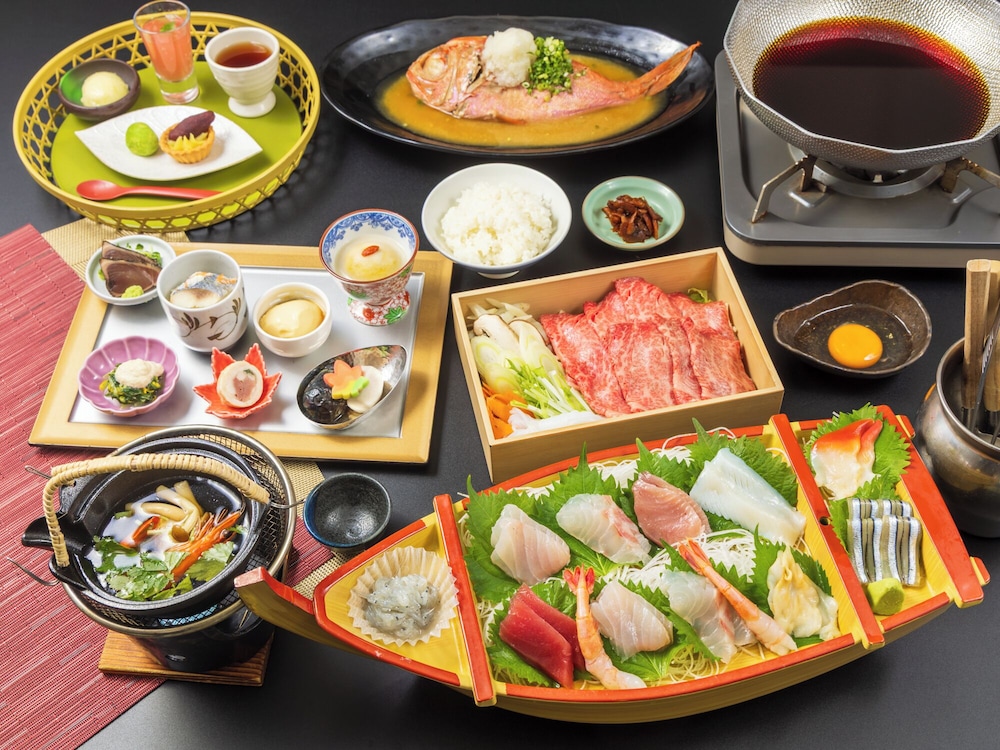 [No public bath]Seafood Boat Platter for Dinner&BF, Japanese&Western room(Annex/up to 3)