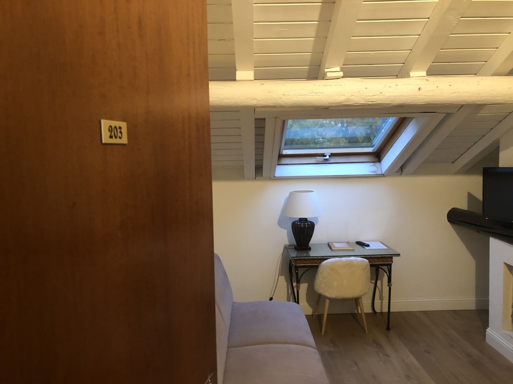 Luxury Studio Suite photo 2