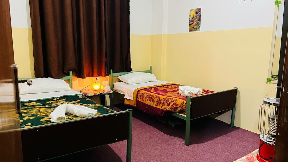 City Double Or Twin Room, 2 Twin Beds, Shared Bathroom, City View photo 1