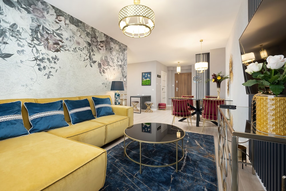 Apartment (4 A)