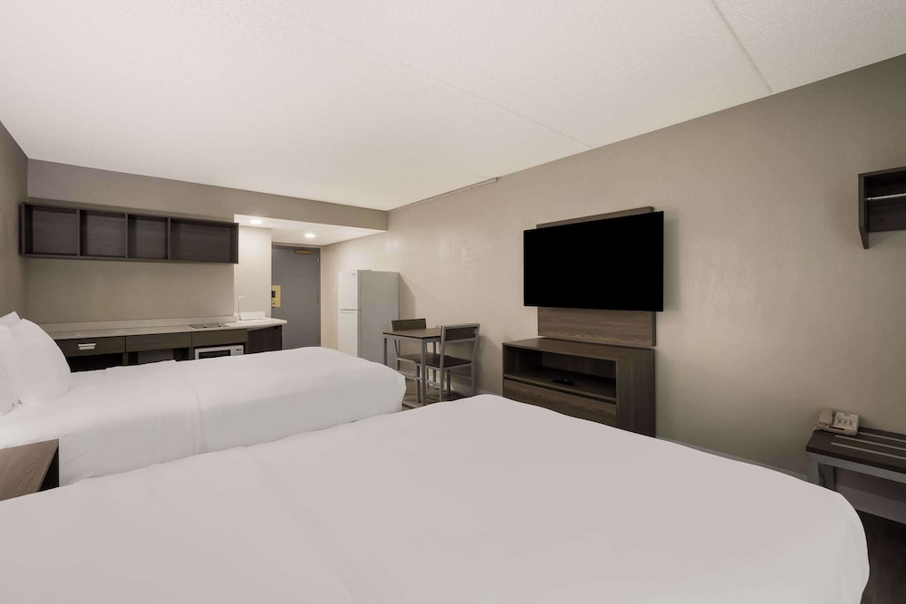 Standard Room, 2 Double Beds, Non Smoking
