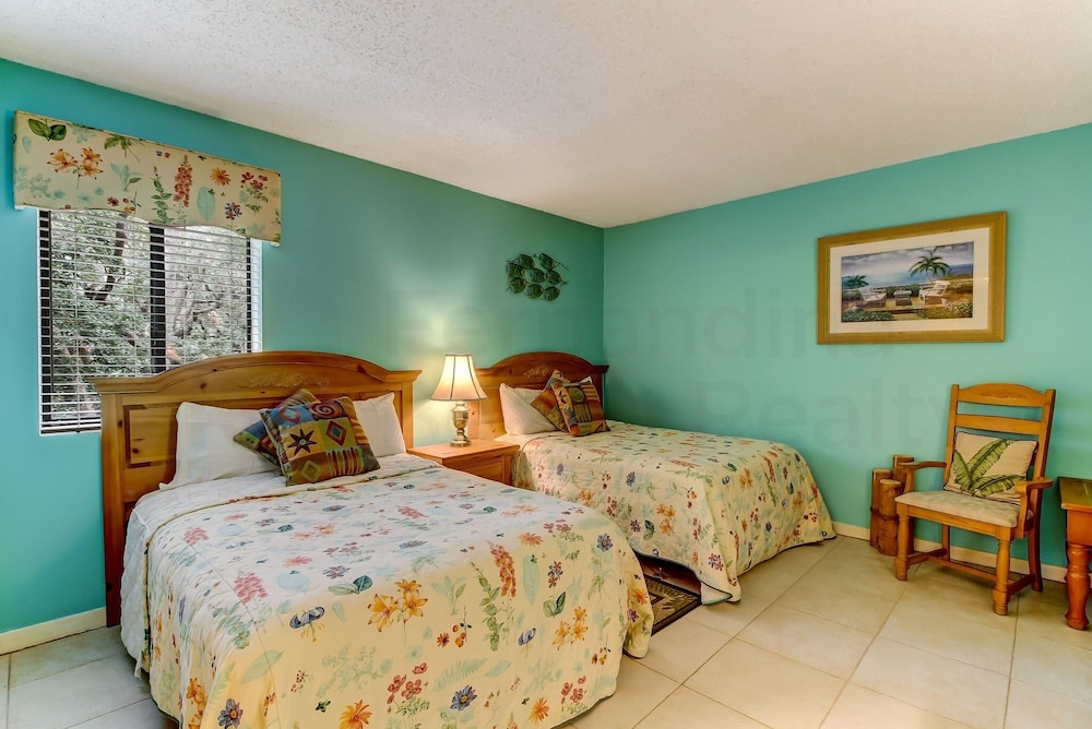 Condo, 2 Bedrooms photo 2