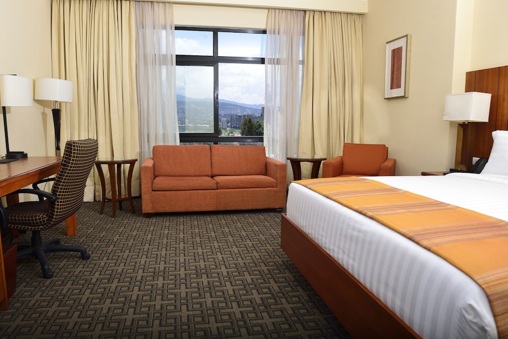 Junior Suite, 1 King Bed with Sofa bed