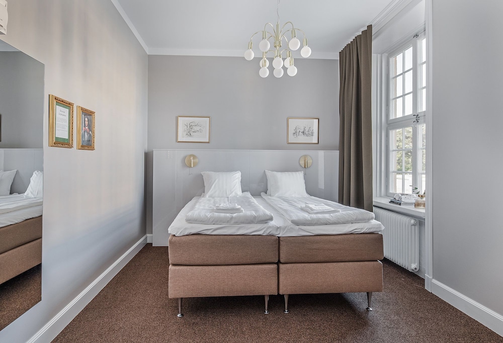 Classic Double Room, 1 King Bed photo 3