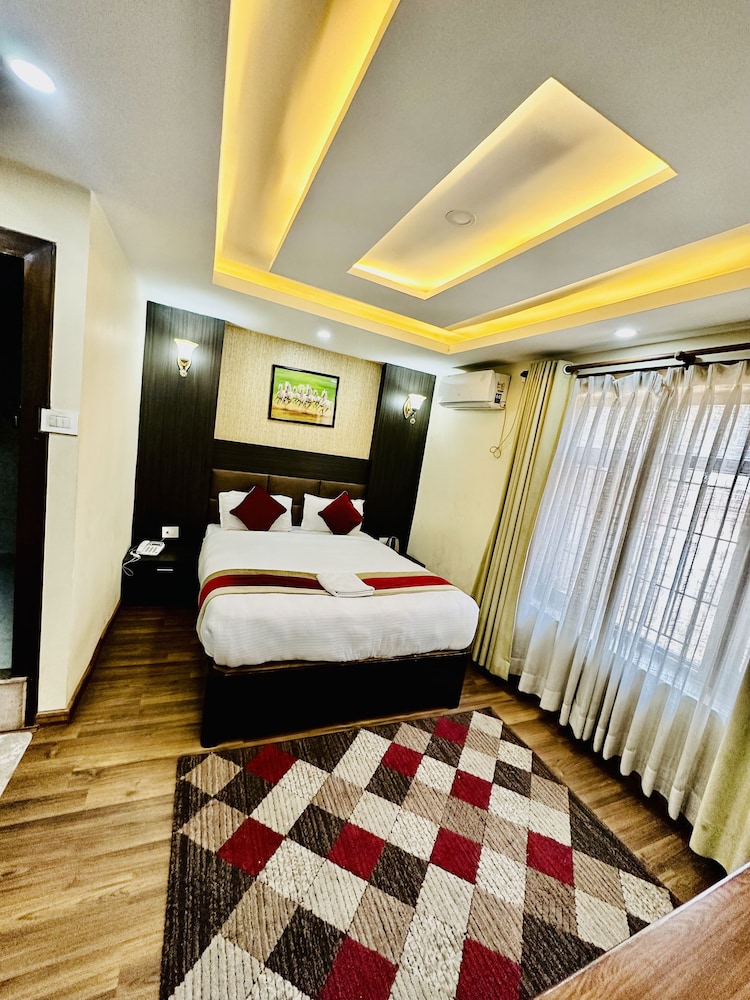 Deluxe Double Room - Photo 13