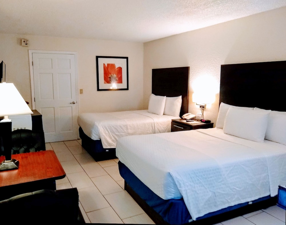 Standard Double Room, 2 Double Beds, Accessible - Photo 1