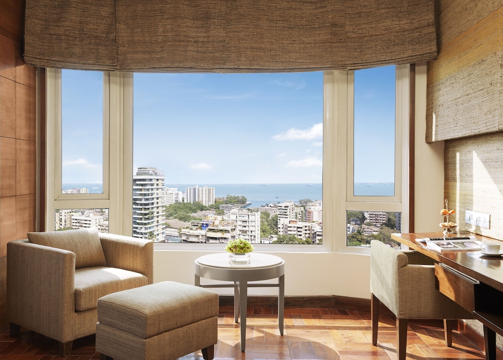 Deluxe Room, 1 Twin Bed, City View thumbnail 5