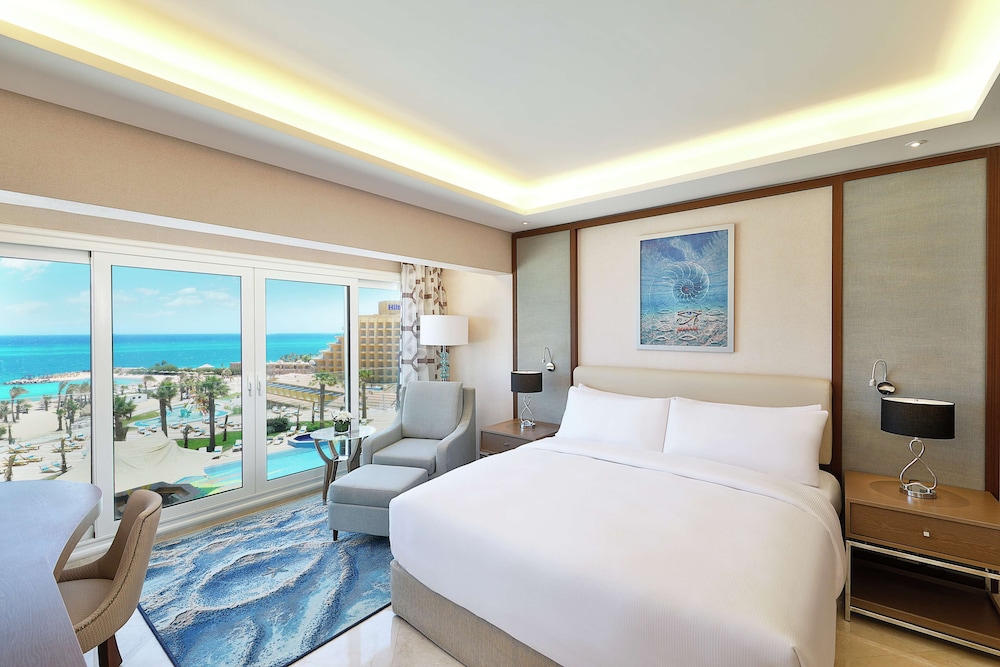 Deluxe Room, 1 King Bed, Sea View - Photo 2