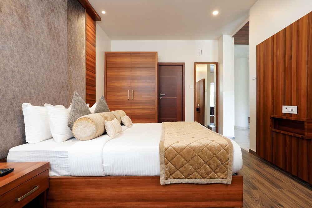 Suite - Photo 3