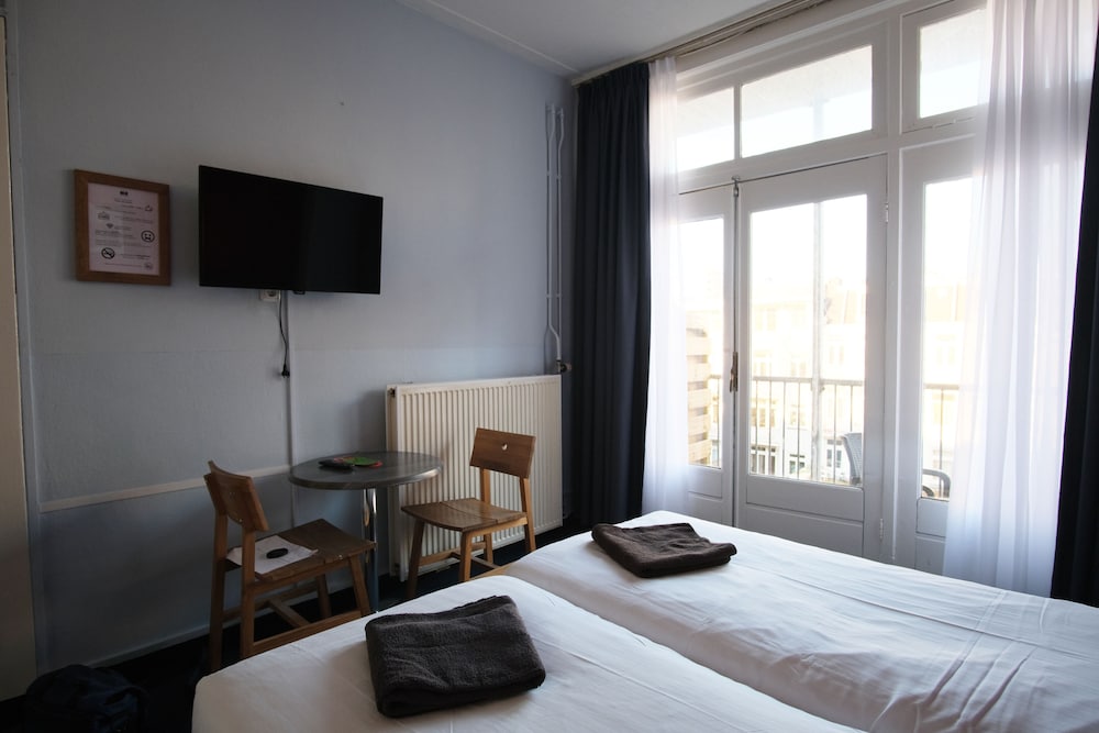Twin Room, Private Bathroom (Balcony) photo 3