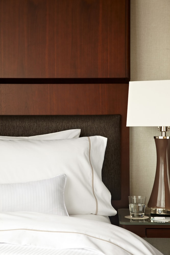 Premium Room, 1 King Bed with Sofa bed - Photo 2