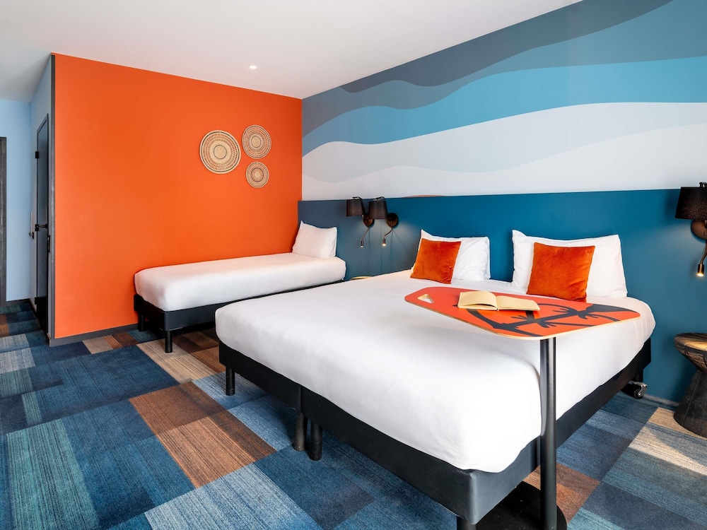 Family Room, 3 Twin Beds (Premium) - Photo 3