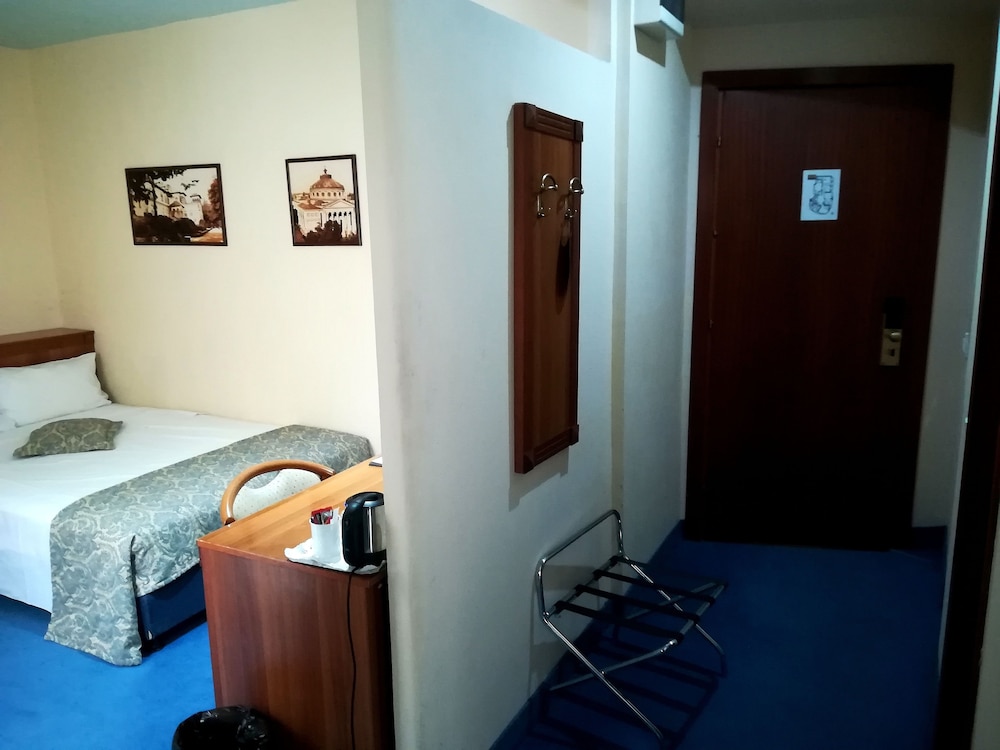 Single Room photo 3