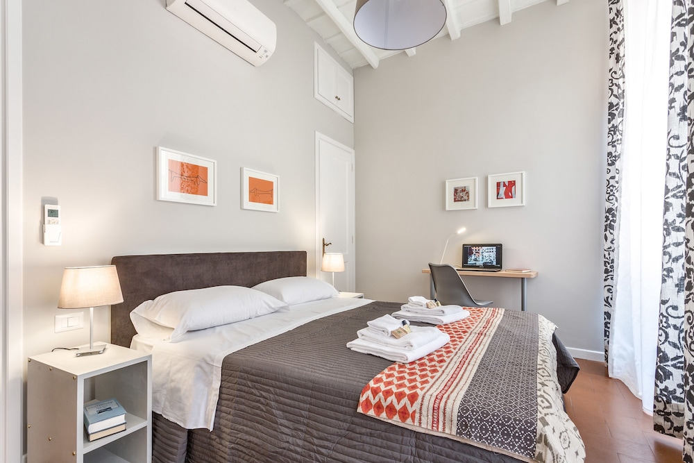 Apartment, 2 Bedrooms, 2 Bathrooms (Via di Grotta Pinta, 10 - Int. 3) photo 2