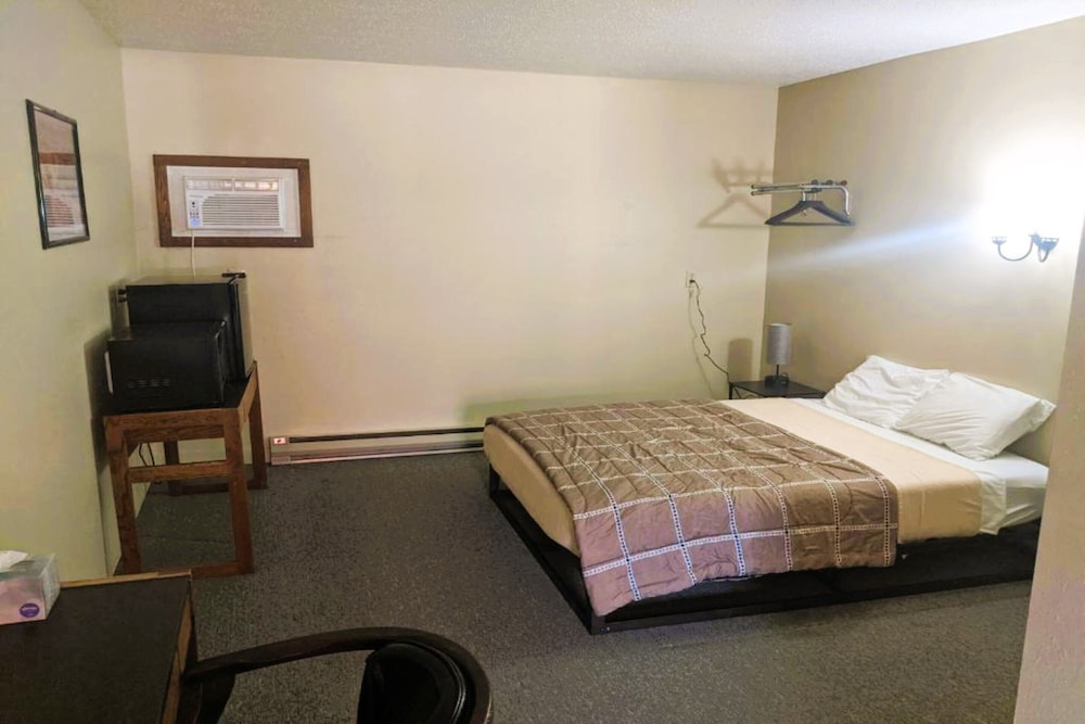 Room, 1 Queen Bed photo 1