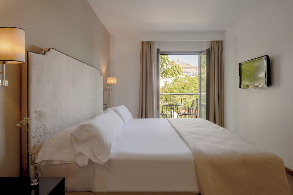 Superior Room, City View