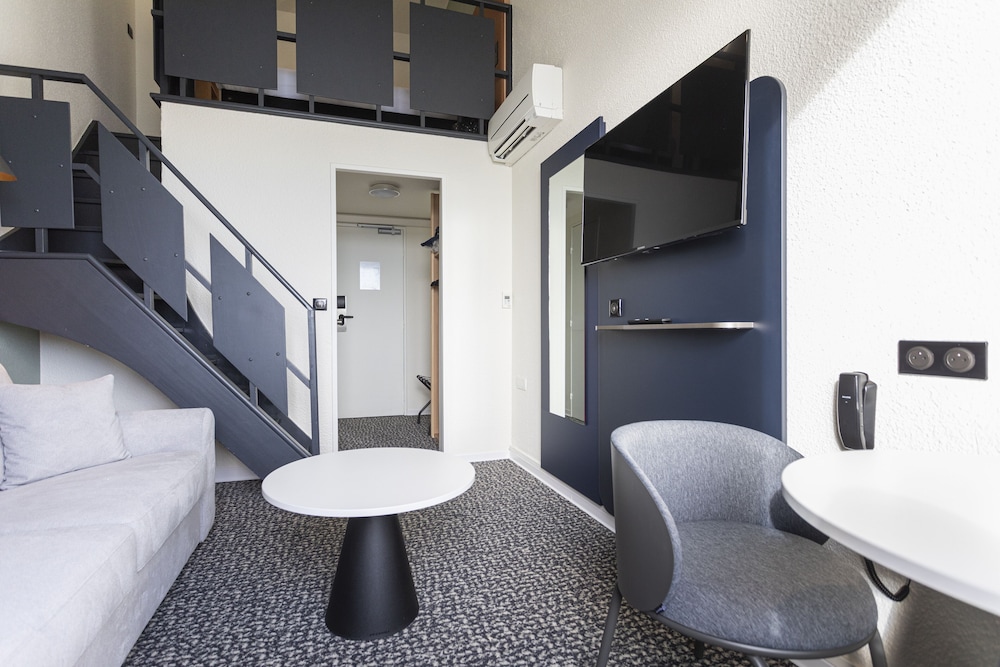 Superior Room, 1 Double Bed with Sofa bed - Photo 5