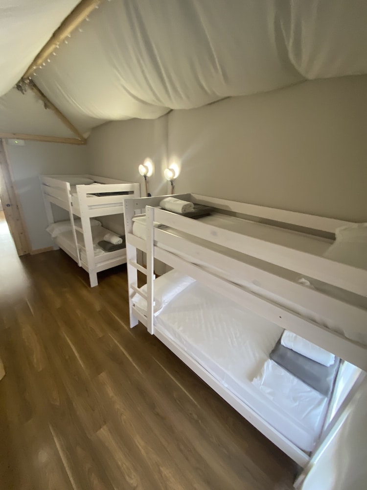 Room, Mixed Dorm (Shared Bathroom 4 Beds) photo 2