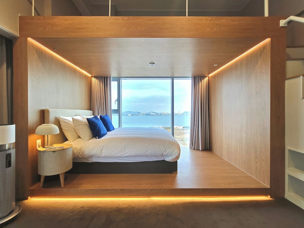Royal Suite Room (Free spa and coffee for 2)