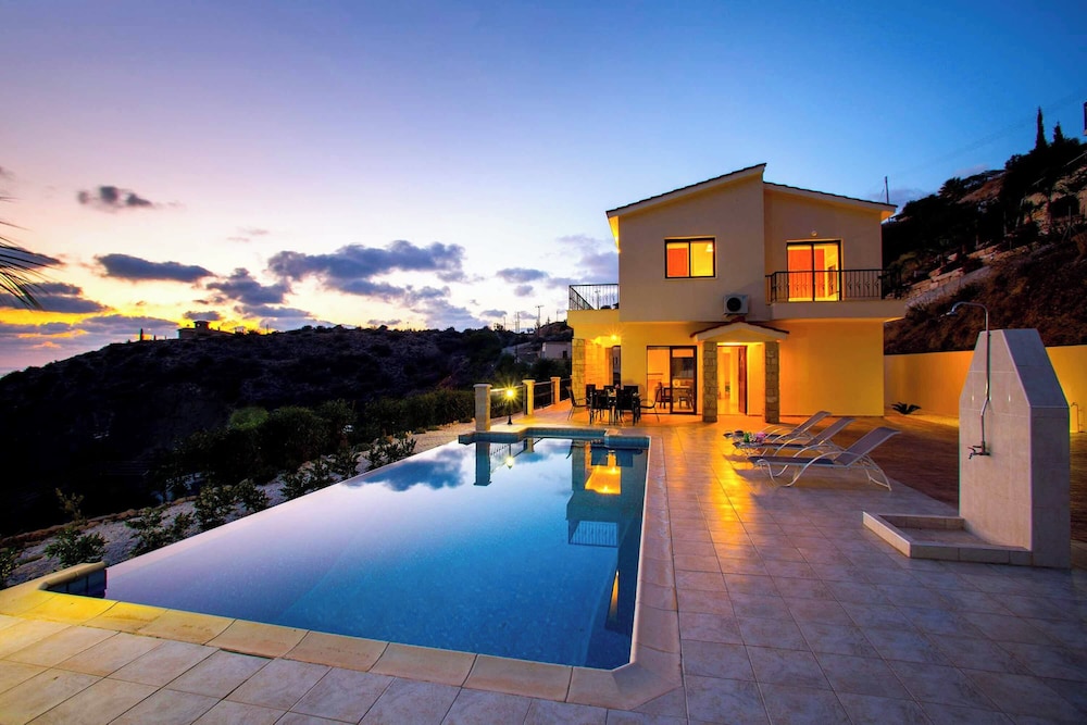 Villa (3 Bedrooms) photo 1