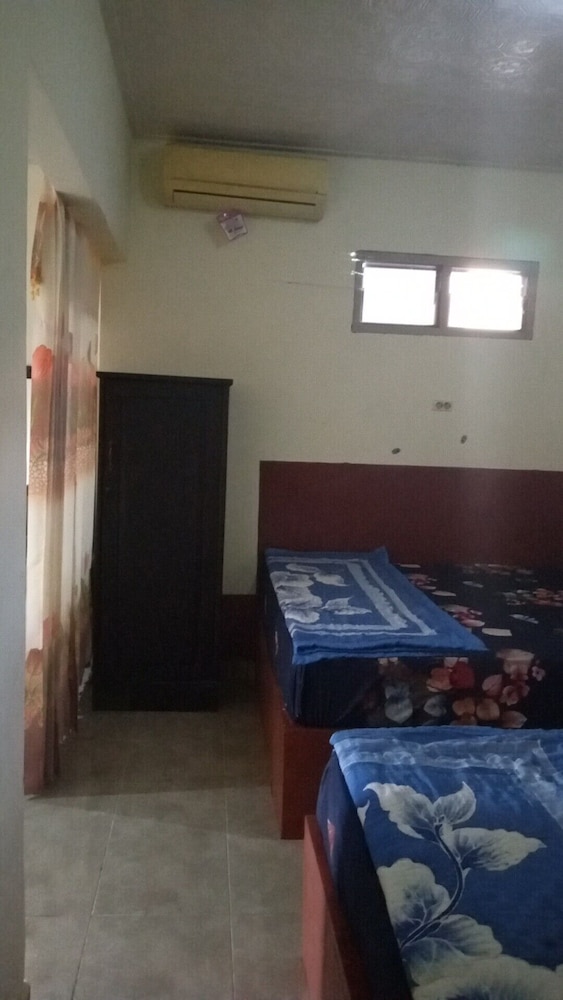 Standard Twin Room, 2 Queen Beds photo 3