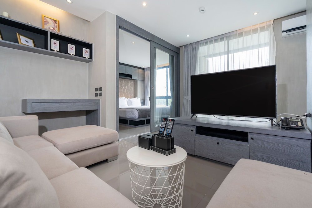 Exclusive Condo photo 1