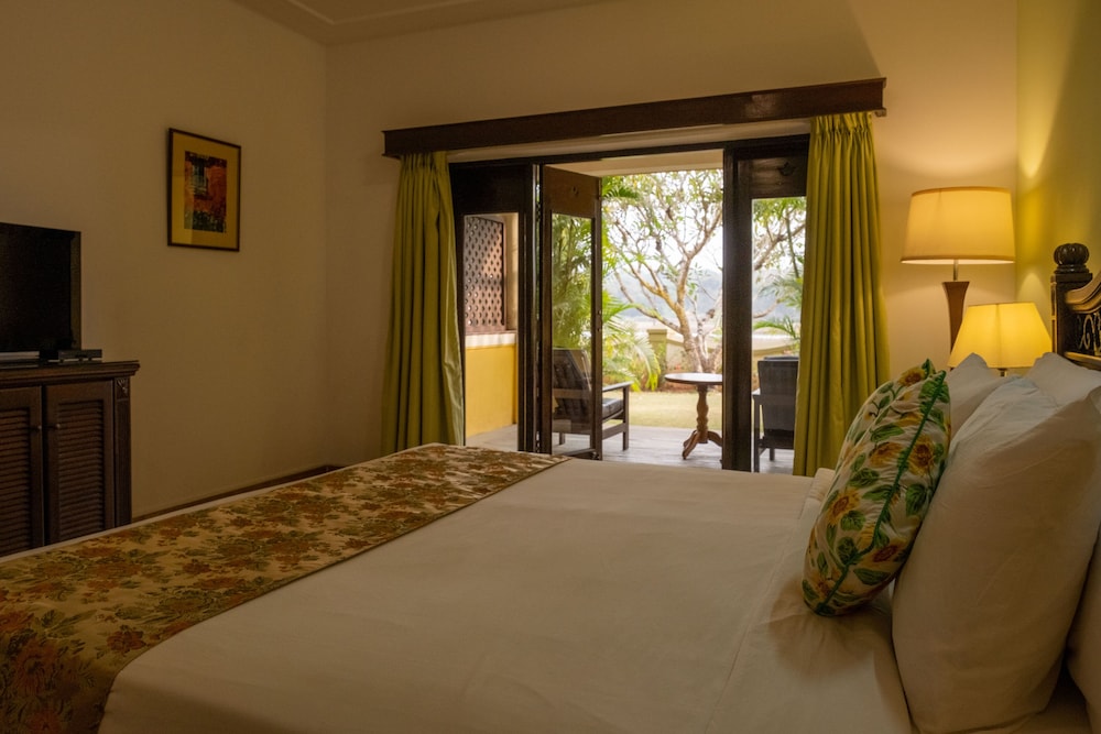 Superior Double Room, 1 Double Bed, Balcony, Garden View photo 3