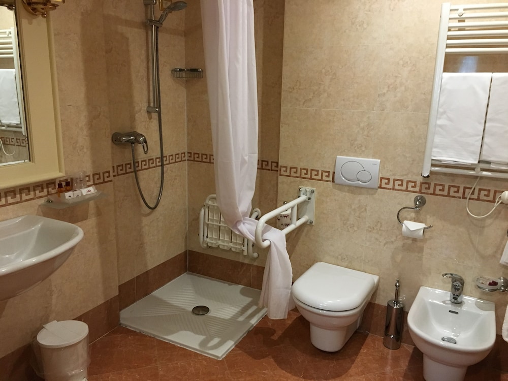 Classic Double or Twin Room, Canal View photo 3