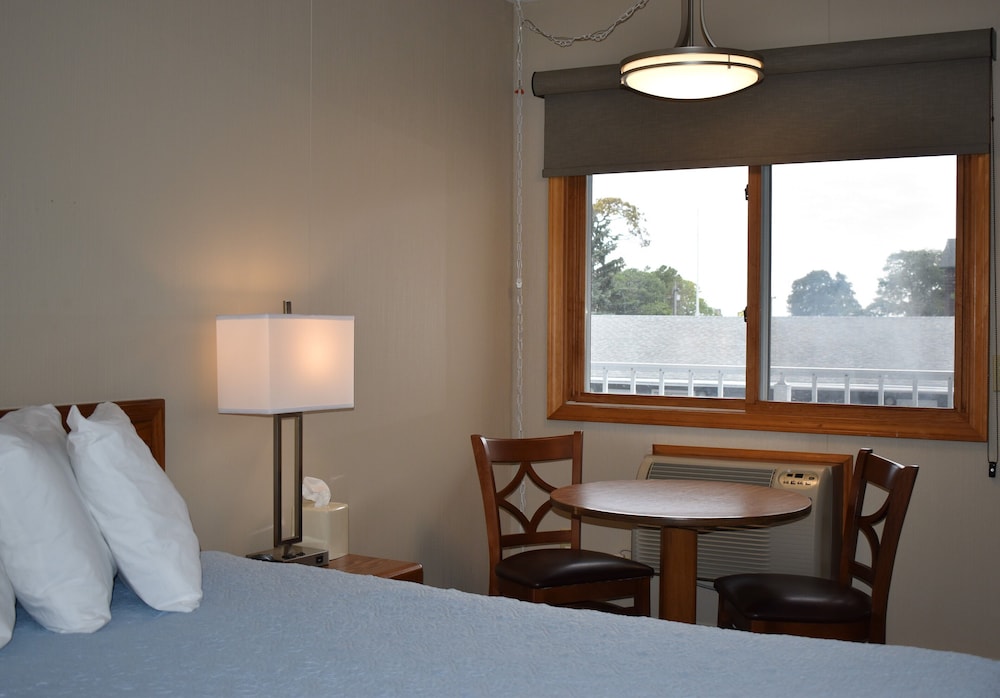 Standard Room, 1 Queen Bed, Non Smoking