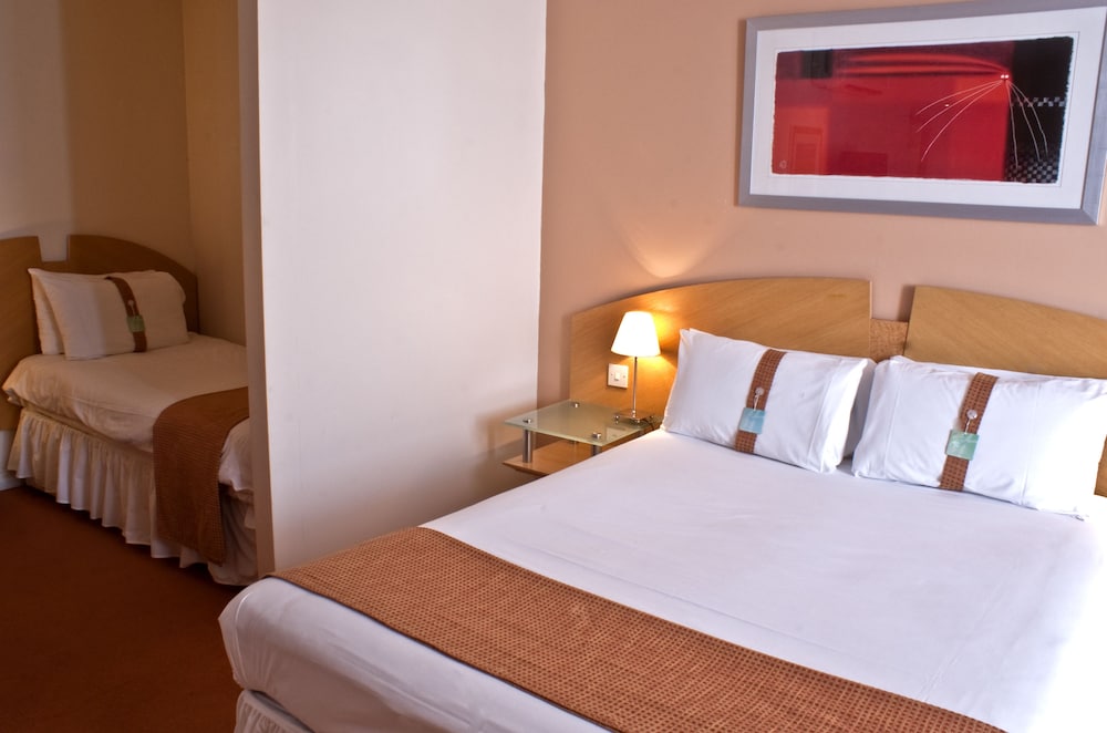 Standard Room, Multiple Beds - Photo 3