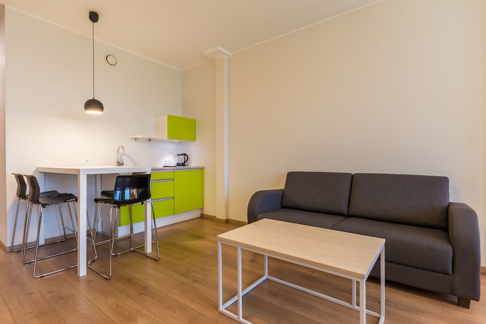 Family Room, Kitchenette - Photo 8