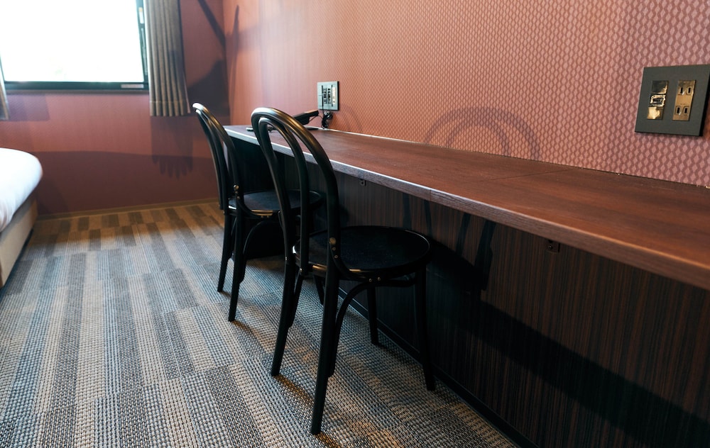 Standard Twin Room with Counter - Photo 10