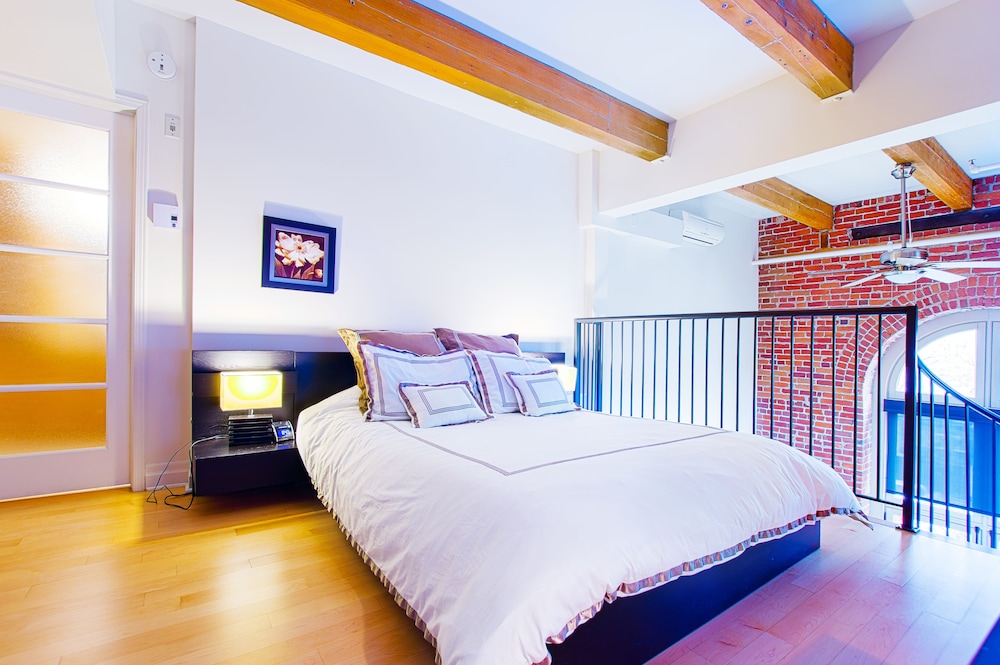 Loft (305)