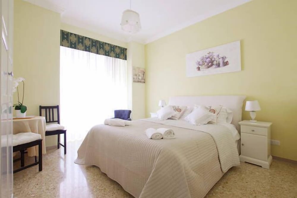 Double Room (External Private Bathroom) photo 2