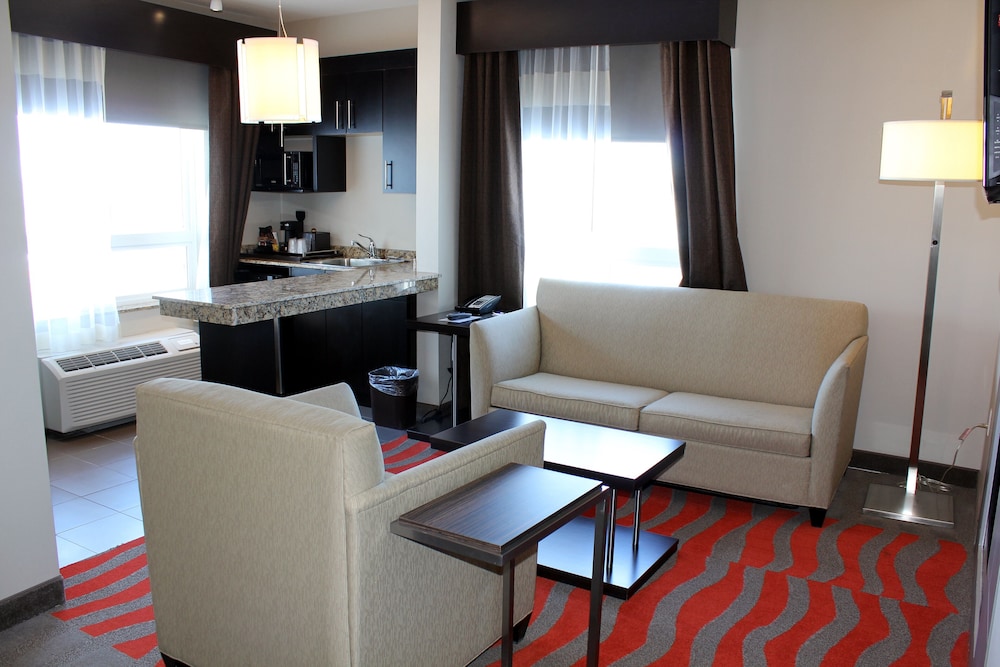 Deluxe Room with Separate Bedroom, Jetted tub and Fireplace photo 1