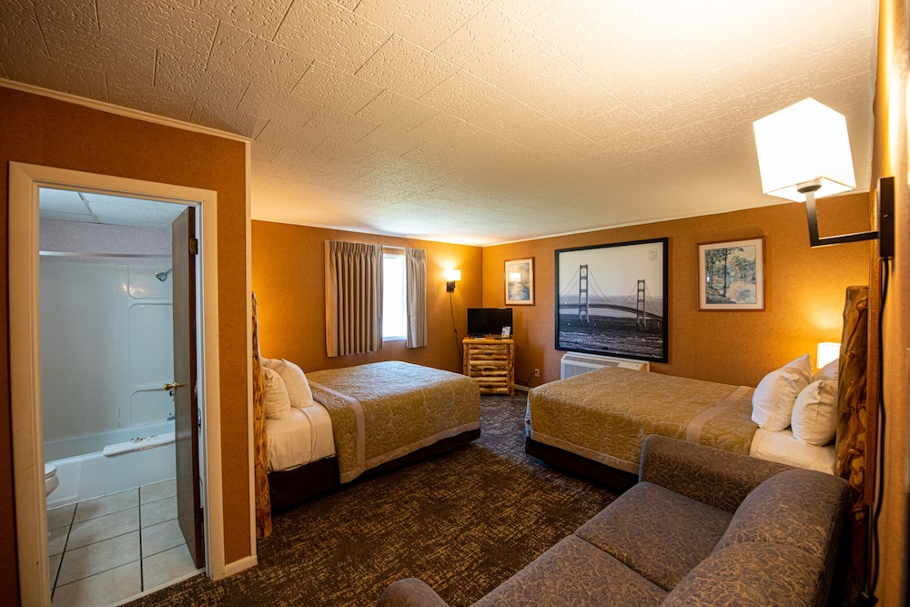 Suite, 2 Bedrooms, Non Smoking (Courtside) - Photo 1