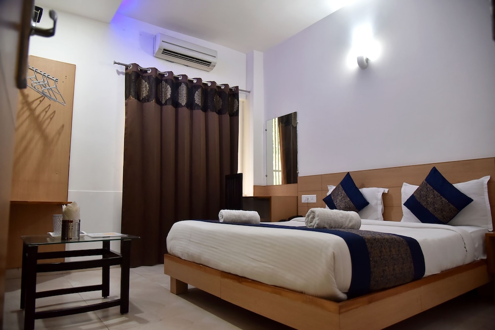 Deluxe Room - Photo 1