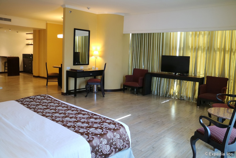 Presidential Suite, 1 King Bed, Non Smoking - Photo 2