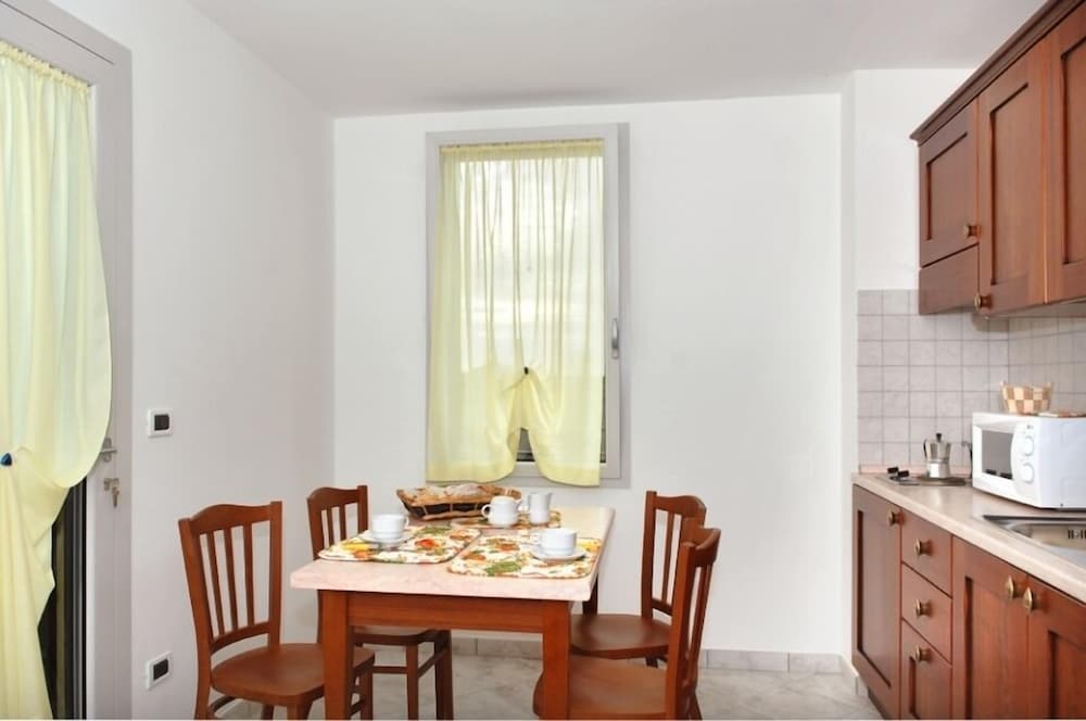 Apartment, 1 Bedroom, Terrace, Garden View photo 3