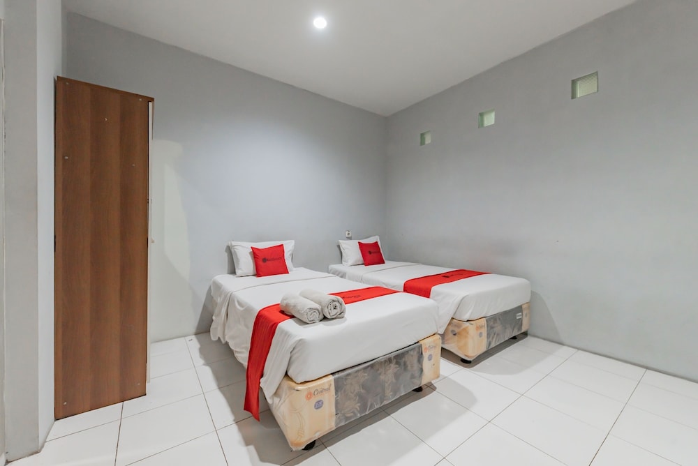 Twin Room - Photo 1